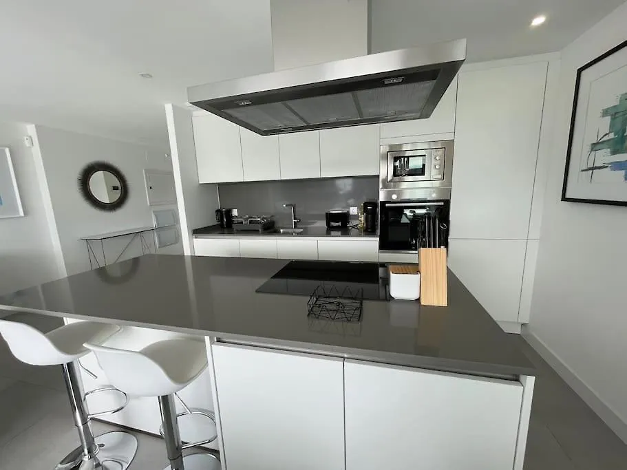 3 Bed Apartment With Sea Views Estepona 0*,