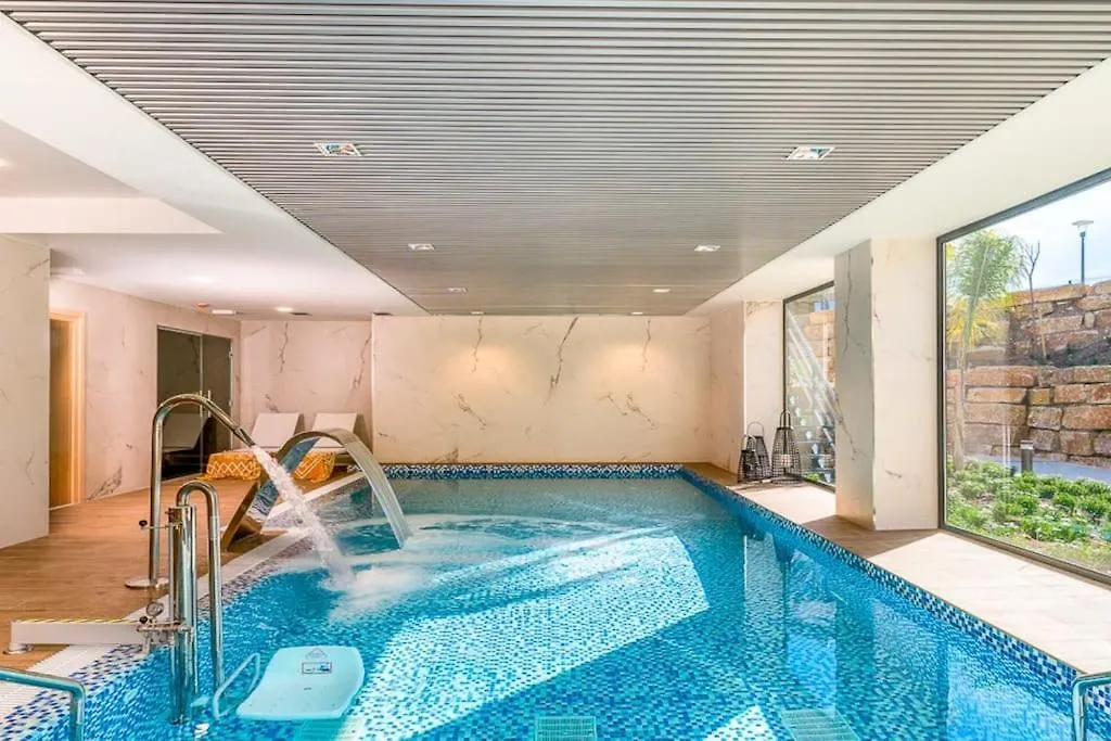 3 Bed Apartment With Sea Views 埃斯特波纳 西班牙